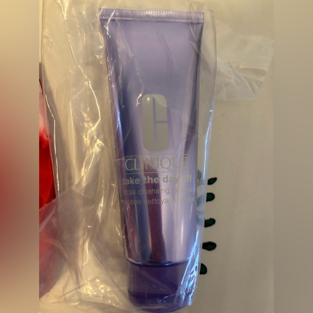 Clinique take the day off